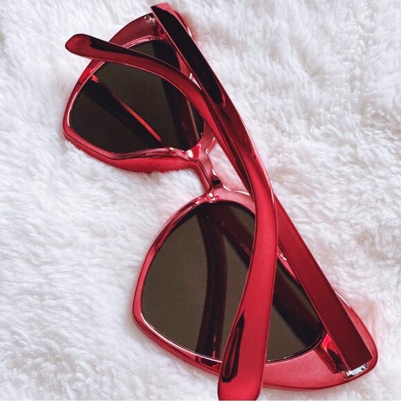 Addison Red Heart-Shaped Sunglasses - Picture 12 of 13